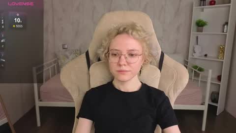 Snapshot of hottokori chatting on 05.25.26 Kori online show from 05.25.26
