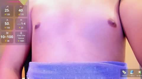 Snapshot of hotty_red_ chatting on 12.13.24 HOTTY online show from 12.13.24