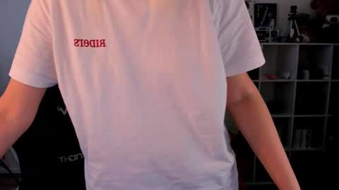 Nessie and Jessie online show from 01.11.26