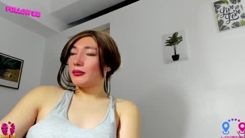 Snapshot of hottycrishinaxx chatting on 12.21.24 crishinahotty online show from 12.21.24