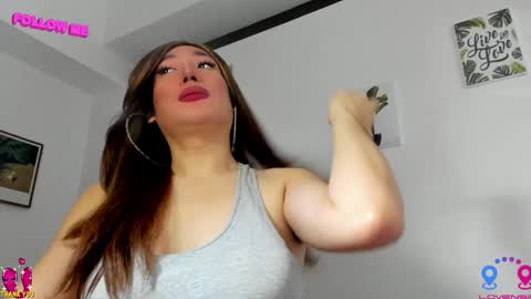 Snapshot of hottycrishinaxx chatting on 12.25.24 crishinahotty online show from 12.25.24