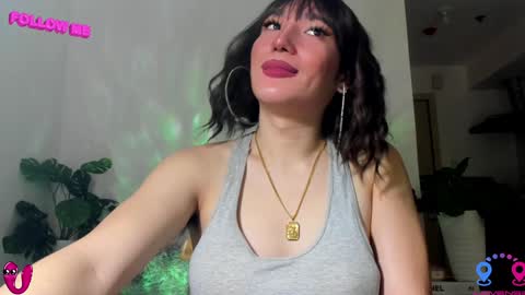 Snapshot of hottycrishinaxx chatting on 01.25.25 crishinahotty online show from 01.25.25