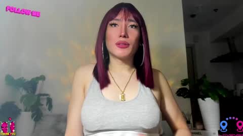 Snapshot of hottycrishinaxx chatting on 02.12.25 crishinahotty online show from 02.12.25