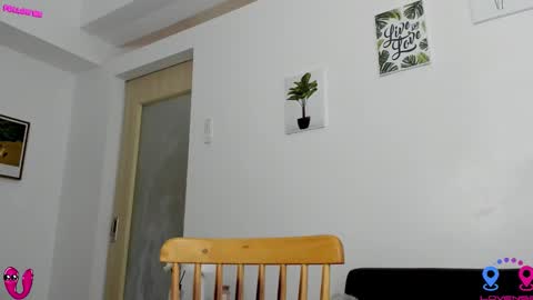 Snapshot of hottycrishinaxx chatting on 09.24.25 crishinahotty online show from 09.24.25