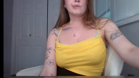 Snapshot of hotwifelili chatting on 07.26.26 hotwifelili online show from 07.26.26