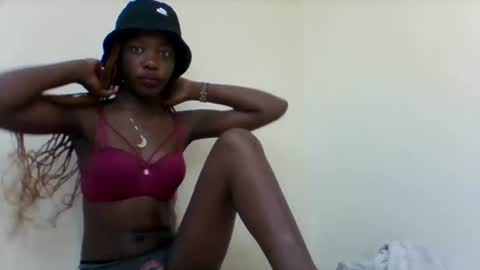 Snapshot of hotyqueen20 chatting on 07.08.26 hotyqueen20 online show from 07.08.26