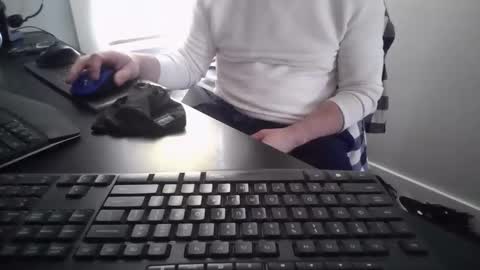 Snapshot of hoverday chatting on 02.08.26 hoverday online show from 02.08.26