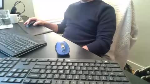 Snapshot of hoverday chatting on 02.12.26 hoverday online show from 02.12.26