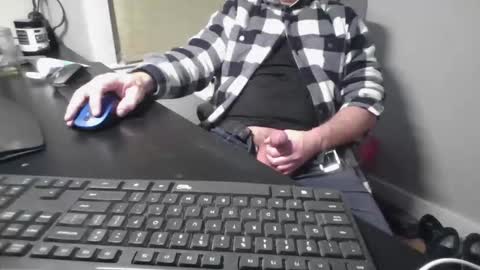 Snapshot of hoverday chatting on 03.16.26 hoverday online show from 03.16.26