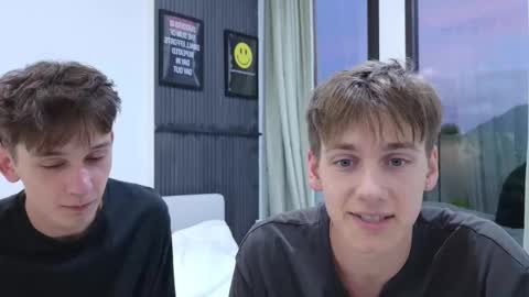 Snapshot of howardkottam chatting on 10.14.25 howardkottam online show from 10.14.25