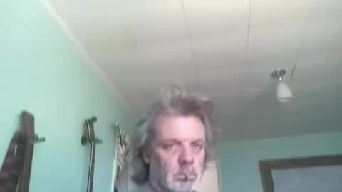 Snapshot of howlingatnothing chatting on 12.18.25 howlingatnothing online show from 12.18.25