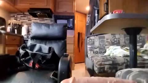 Snapshot of hoytme chatting on 10.28.25 hoytme online show from 10.28.25