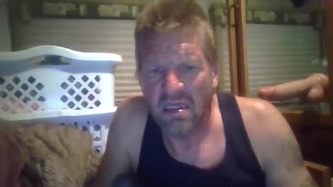 Snapshot of hoytme chatting on 12.18.25 hoytme online show from 12.18.25