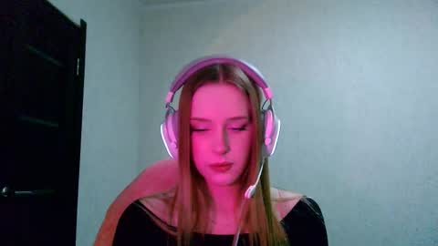 Snapshot of hrxxccvex chatting on 03.16.26 Hikki online show from 03.16.26