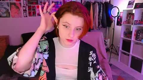 Snapshot of hua_lian chatting on 02.12.26 Alice online show from 02.12.26