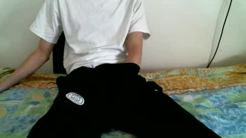 Snapshot of hug_me chatting on 12.12.24 Keanu online show from 12.12.24