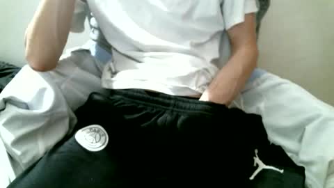 Snapshot of hug_me chatting on 09.12.25 Keanu online show from 09.12.25