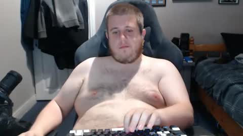 Snapshot of hugechris30 chatting on 10.06.25 Hugechris online show from 10.06.25