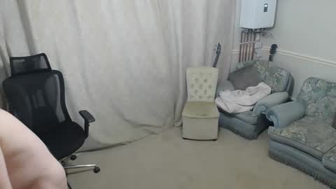 Snapshot of hugedick1965 chatting on 12.18.25 hugedick1965 online show from 12.18.25