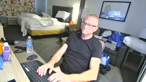 Snapshot of hugentuscaloosa chatting on 05.10.26 CAROLINA TIM online show from 05.10.26