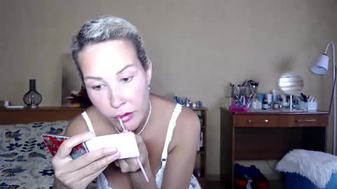 Snapshot of hugetittiesgerda chatting on 09.15.25 Gerda online show from 09.15.25