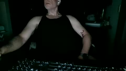hughethigh online show from 09.11.25