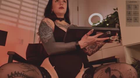 Snapshot of hugme_ chatting on 01.09.26 Mika online show from 01.09.26