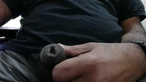 Snapshot of hugo_bulls chatting on 11.04.25 HunkyLover online show from 11.04.25