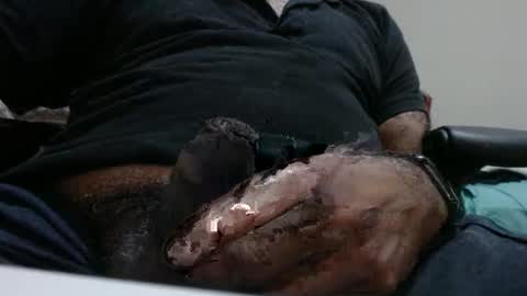 Snapshot of hugo_bulls chatting on 01.09.26 HunkyLover online show from 01.09.26