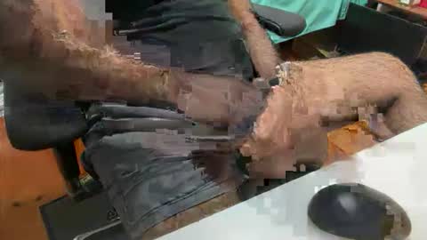 Snapshot of hugo_bulls chatting on 02.23.26 HunkyLover online show from 02.23.26