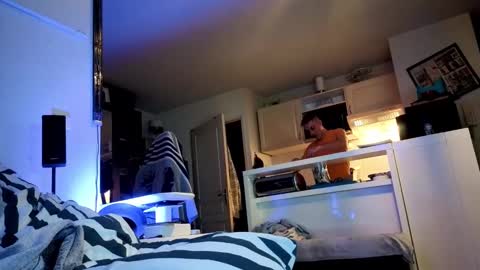 Snapshot of hugolandcam chatting on 01.07.25 Hugo online show from 01.07.25