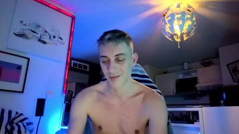 Snapshot of hugolandcam chatting on 01.07.25 Hugo online show from 01.07.25