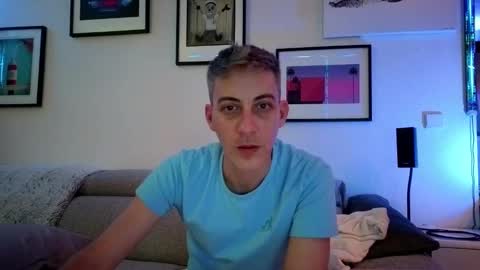 Snapshot of hugolandcam chatting on 01.11.25 Hugo online show from 01.11.25