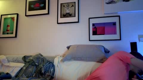 Snapshot of hugolandcam chatting on 01.25.25 Hugo online show from 01.25.25