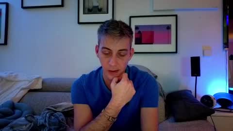 Snapshot of hugolandcam chatting on 01.26.25 Hugo online show from 01.26.25