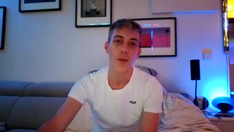 Snapshot of hugolandcam chatting on 01.30.25 Hugo online show from 01.30.25