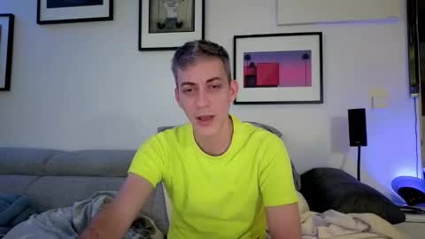 Snapshot of hugolandcam chatting on 02.02.25 Hugo online show from 02.02.25