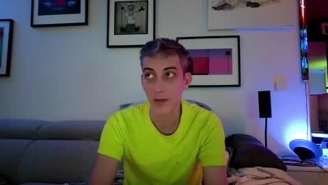 Snapshot of hugolandcam chatting on 02.02.25 Hugo online show from 02.02.25