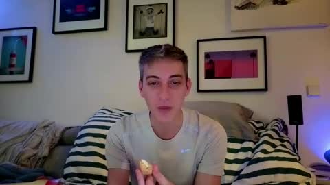 Snapshot of hugolandcam chatting on 02.03.25 Hugo online show from 02.03.25