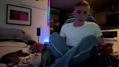 Snapshot of hugolandcam chatting on 02.10.25 Hugo online show from 02.10.25