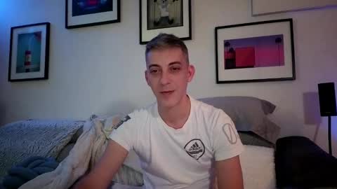 Snapshot of hugolandcam chatting on 02.12.25 Hugo online show from 02.12.25