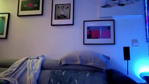 Snapshot of hugolandcam chatting on 02.26.25 Hugo online show from 02.26.25