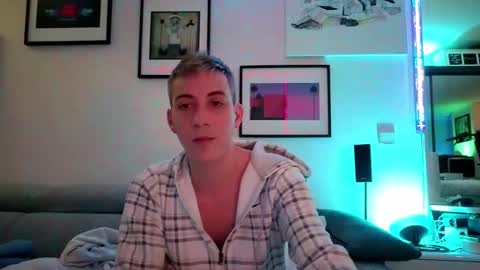 Snapshot of hugolandcam chatting on 03.02.25 Hugo online show from 03.02.25