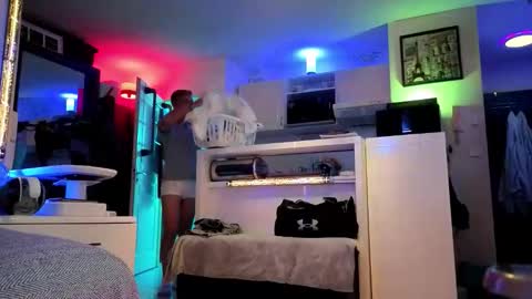 Snapshot of hugolandcam chatting on 09.09.25 Hugo online show from 09.09.25