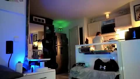 Snapshot of hugolandcam chatting on 09.14.25 Hugo online show from 09.14.25