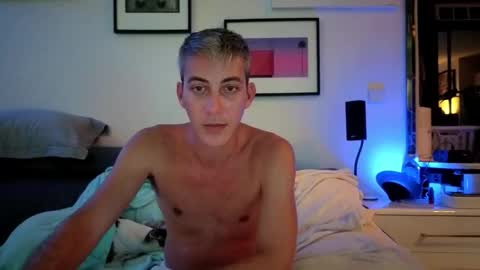 Snapshot of hugolandcam chatting on 09.17.25 Hugo online show from 09.17.25