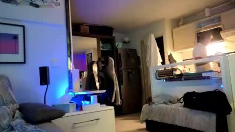 Snapshot of hugolandcam chatting on 10.12.25 Hugo online show from 10.12.25