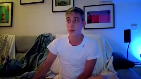 Snapshot of hugolandcam chatting on 10.18.25 Hugo online show from 10.18.25