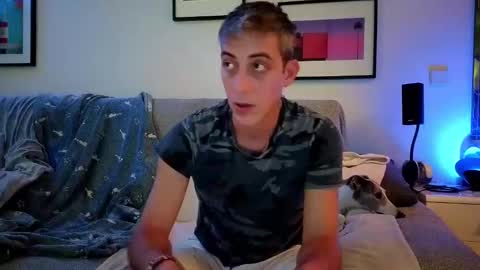 Snapshot of hugolandcam chatting on 10.29.25 Hugo online show from 10.29.25