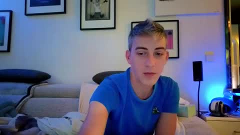 Snapshot of hugolandcam chatting on 11.30.25 Hugo online show from 11.30.25